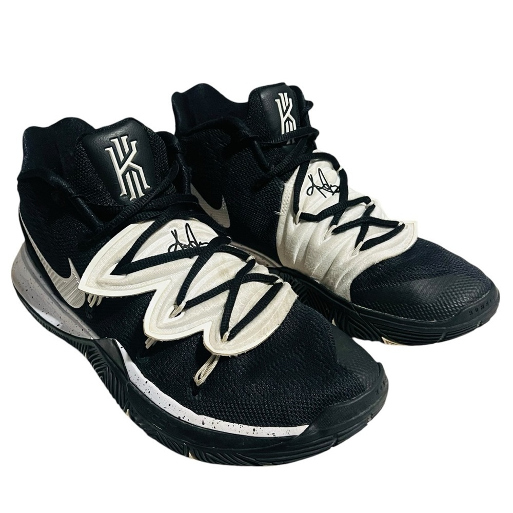 Nike Men's Black and White Kyrie Basketball Shoes